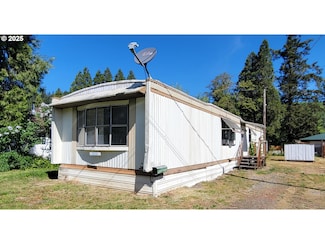 47439 School St, Oakridge, OR 97463
