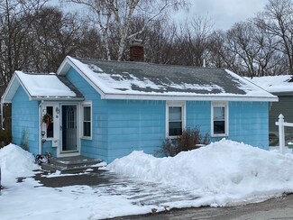 18 Hill St, Hopedale, MA 01747