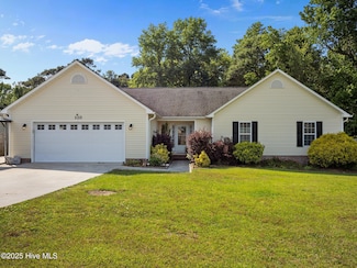 110 Blue Haven Dr, Hubert, NC 28539