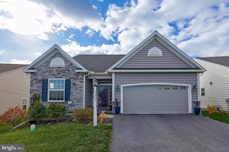 137 Goldenfield Dr, Lancaster, PA 17603