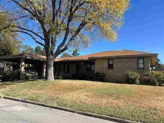 301 NW Morford Dr, Lawton, OK 73507