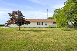 17374 W Route 17, Reddick, IL 60961