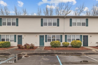 94 Century Ct, Swansboro, NC 28584