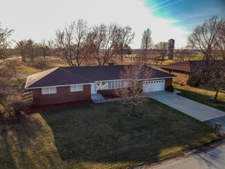 309 S Griffin St, Grant Park, IL 60940