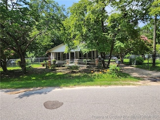 610 Jackson St, Laurinburg, NC 28352