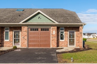 102 Cobblestone Ct Unit 102, Genoa, IL 60135