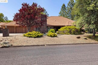 21686 Apple Hill Dr, Sonora, CA 95370