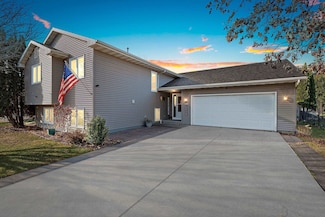 3481 Eichstadt Rd, Oshkosh, WI 54901