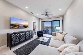 15130 Palmer Lake Cir Unit 204, Naples, FL 34109