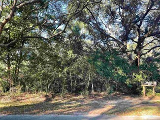7604 Walker St, Pensacola, FL 32506