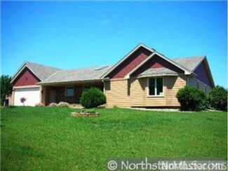 5880 Town Hall Dr, Loretto, MN 55357