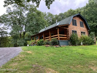 86 Hapeman Rd, Red Hook, NY 12571