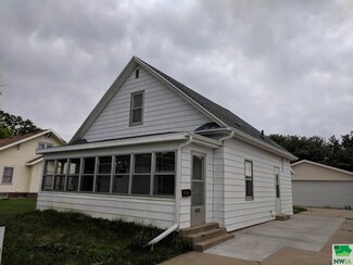 120 E 18th St, South Sioux City, NE 68776