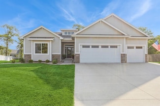 201 Burton Dr, Polk City, IA 50226