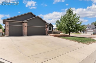 5317 Goodview Dr, Colorado Springs, CO 80911