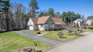 3 Christopher Ln, Hanson, MA 02341