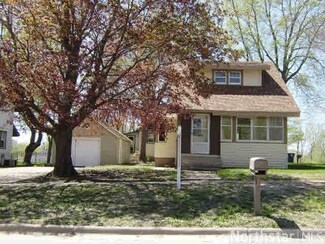 1228 1st Ave NW, Faribault, MN 55021