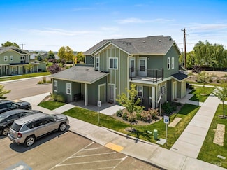5018 N Hamlet Ln, Caldwell, ID 83607