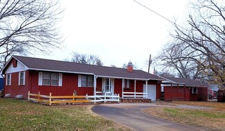 204 E 9th St, Halstead, KS 67056
