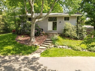 3 Miles Cir, Andover, MA 01810