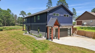 175 Vantage Dr, Brookeland, TX 75931