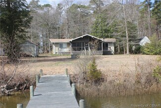 487 Morse Point Rd, Port Haywood, VA 23138