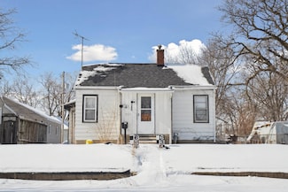 634 Englewood Ave, Waterloo, IA 50701