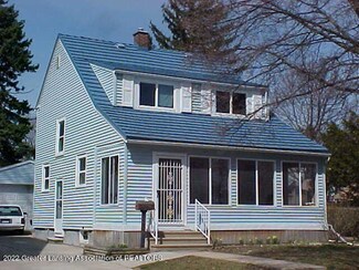 1430 Pettis St, Lansing, MI 48910