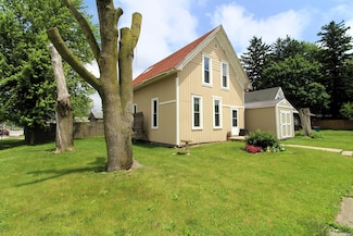 102 E Howard St, Galveston, IN 46932