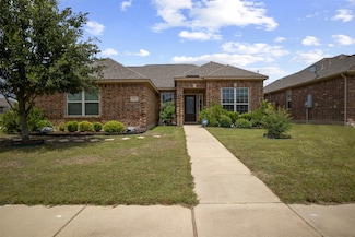 717 Roaring Springs Dr, Glenn Heights, TX 75154