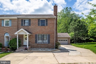 1 Wellington Dr W, Hockessin, DE 19707