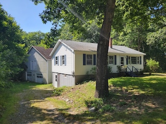 16 Parcher St, Ellsworth, ME 04605