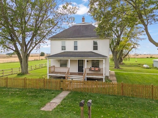 17128 Lukens Rd, Sycamore, IL 60178