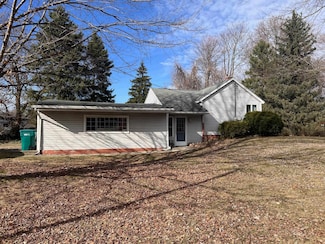 200 W Rolfe, Perry, MI 48872