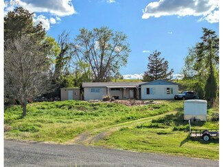 70842 SW Douglas Dr, Pendleton, OR 97801