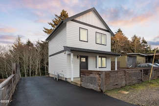 702 SE Reef Ave, Lincoln City, OR 97367