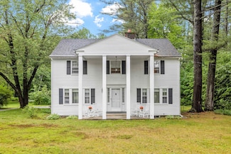 49 New Chester Rd, Hill, NH 03243