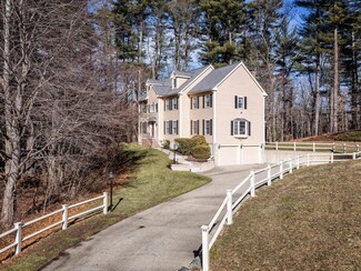 74 Saunders Ln, Rowley, MA 01969
