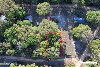 119 Robert Ave, Interlachen, FL 32148