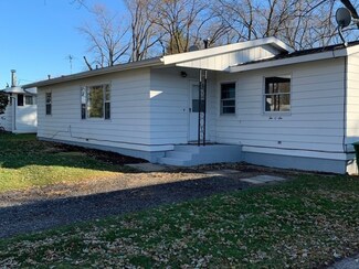 206 S Park Ave, Harvard, IL 60033
