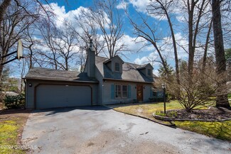 307 Ridgewood Cir, Albany, NY 12203