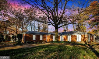 1433 Georgian Dr, Moorestown, NJ 08057
