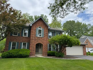 825 Biltmore Ct, Naperville, IL 60563