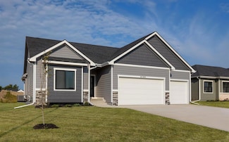 2720 NW Greenwood St, Ankeny, IA 50023