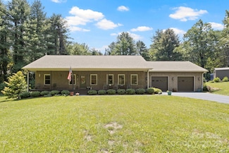 99 Pinecrest Estates Dr, Flat Rock, NC 28731