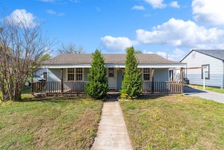 617 7th St, Elgin, OK 73538