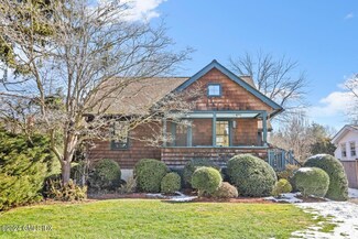 17 Center Rd, Old Greenwich, CT 06870