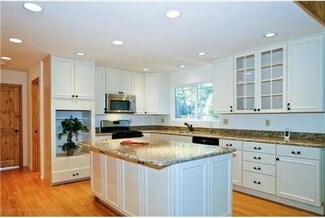 366 Rainier Rd, Lake Arrowhead, CA 92352