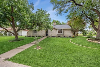 8906 Stone Brook Ln, Houston, TX 77040