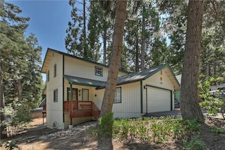 31425 Oakleaf Dr, Running Springs, CA 92382